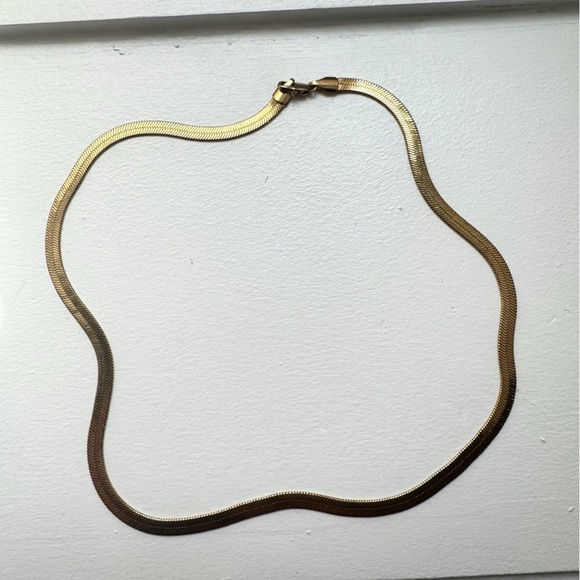 Jewelry - Gold Tone Herringbone Necklace